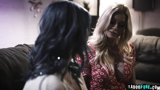 Lesbian 69position for Jewelz and Milf Serene