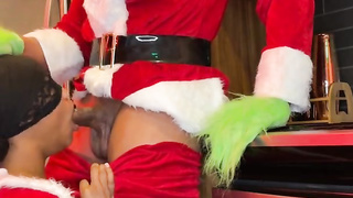 Mrs. Clause Drills the Grinch While Santa Was Away - Talented Her A Splooging Climax for Christmas