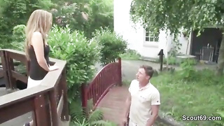 Sex-Positive German nubile is anxiously gargling her paramour's fuckpole and opening up up broad to get torn up