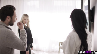 Real estate agent seduces the married guy