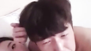 KBJ 벗방 귀여운 게스트 데리고 여자가 더 적극적이네 ㅋㅋ 풀버전은 텔레그램 SB892 온리팬스 트위터 한국 최신 국산 성인방 야동방 빨간방 Korea