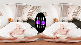 TmwVRnet - Jessica Jade - Planning journey with a spear in her arms