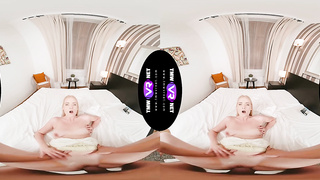 TmwVRnet - Jessica Jade - Planning journey with a spear in her arms