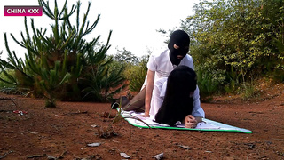 Inexperienced Hooded Asian Duo Smash Outdoors