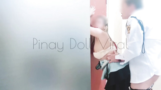 Trending fresh viral Pinay!Na Vid ko si educator at Guard nagkakantutan,kala nila Wala tao!