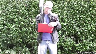 My pickup round femmes likes it from behind