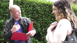 My pickup round femmes likes it from behind