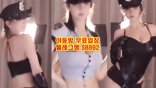 BJ 여캠 팬방 한국은 아닌거같고 중궈인가 이쁘네 풀버전은 텔레그램 SB892 온리팬스 트위터 한국 최신 국산 성인방 야동방 빨간방 Korea