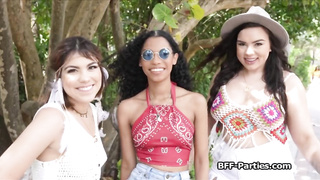Spicing up sunny day with a foursome quickie