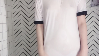 After exercising, the gym suit can't help but geyser all over the bod when taking a bathtub.