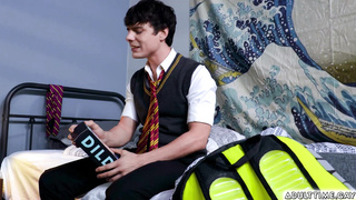 Two twinks enjoy fucking asses using dildo