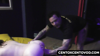 Alex scopa la cougar incinta Marta Calenzano con il marito