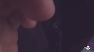 Quasi moglie fa sesso in bagno pubblico come un ex fidanzata