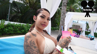 Gigantic Lightskin Baddie Got Bizarre On A Cruise & At The Beach
