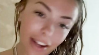 Hot teens enjoy flashing on tiktok