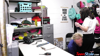 Teen thief got an agreement on cops cock