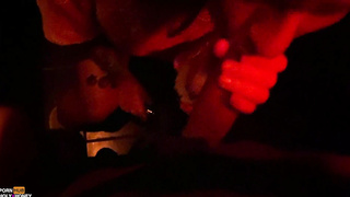 Fellatio fra en kæreste i en klub og kneppet i røvhuset