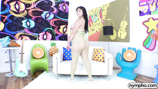 SEX ADDICT Nika Venom brings the warmth