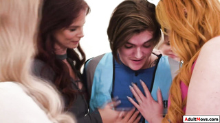 Milf and cougar gfs fucking delivery guy