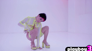 Amazing Latina Mia Valentine shows ass