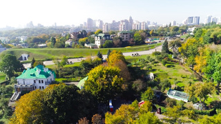 POINT OF VIEW - Large joy button Bella Beretta takes knob deep in her muff