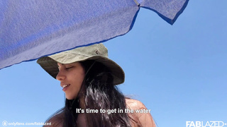 VLOG: A beach day in Brazil - Fablazed