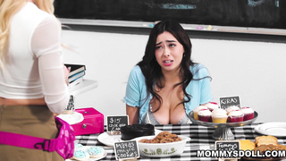 Chloe's pussy gets eaten while selling cookies