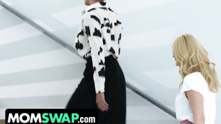 A Transformative Sesh: A Deep Analysis Extended Cut Part three Aaliyah Love & Penny Barber - MomSwap