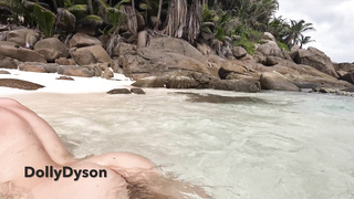 Dolly Dyson on holiday - public hump on the airplane and on the beach deepthroat/ anal/ splashing