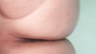 Юлечку в попку крупным планом