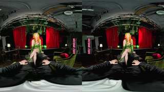 VR Conk Lauren Phillips as super-steamy sandy-haired Poison Ivy costume play VR Pornography