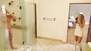 SPYFAM Daughter-In-Law Slinks Into Douche With Step-Dad