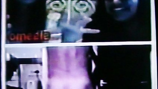 2 horny College girls film my shit-hot show for them (+ sound )