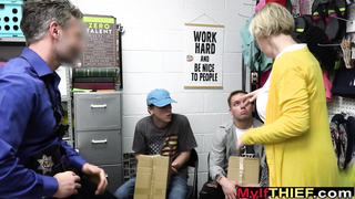 Mature stepmom agrees to fuck a big dick