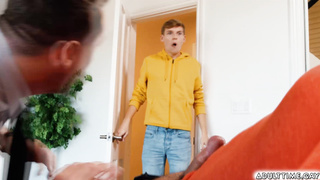 Two handsome DILFS shared a twink hole