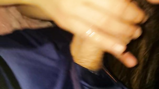 Wifey gives grubby blowhob