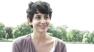 Ersties: Ultra-Cute First-Timer Stunner Frigs Herself On A Boat