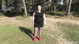 Jade, BBW, anal plugged