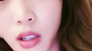 Asian 清纯小美女第一视角口爱后入 白丝激情啪啪啪