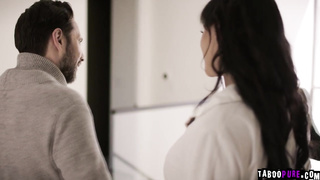 Real estate agent Lilly Bell had an energetic sex