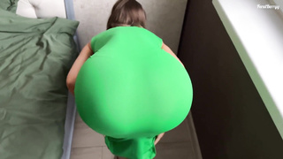 ASSFUCKING. Wondrous COUGAR attempts to open up her taut sphincter
