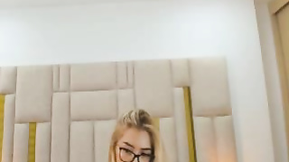 Sexy Babe Showing Her Body And Making Herself Cum