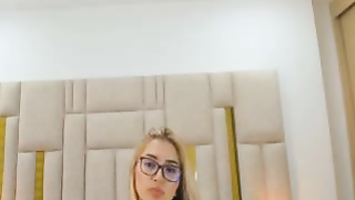 Sexy Babe Showing Her Body And Making Herself Cum