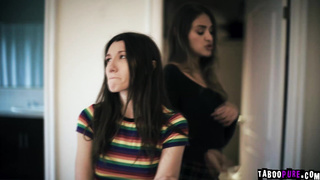 Lesbian fuck sesh with Maya and Gizelle