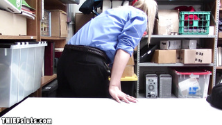 Thief has t satisfy a MILFs hungry pussy