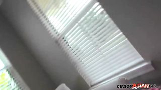 Sneaky slink glimpse