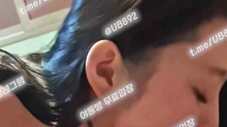 팔로우 8만 대한한공 승무원 몸매 얼굴 씹상타치 모텔에서 남친이랑