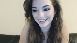 Hot Chick sucks and fucks a dildo