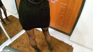 Slim cockslut in pantyhose rails a meatpipe and gets a massive spurting ejaculation