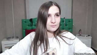 Solo naked amateur fucking dildo